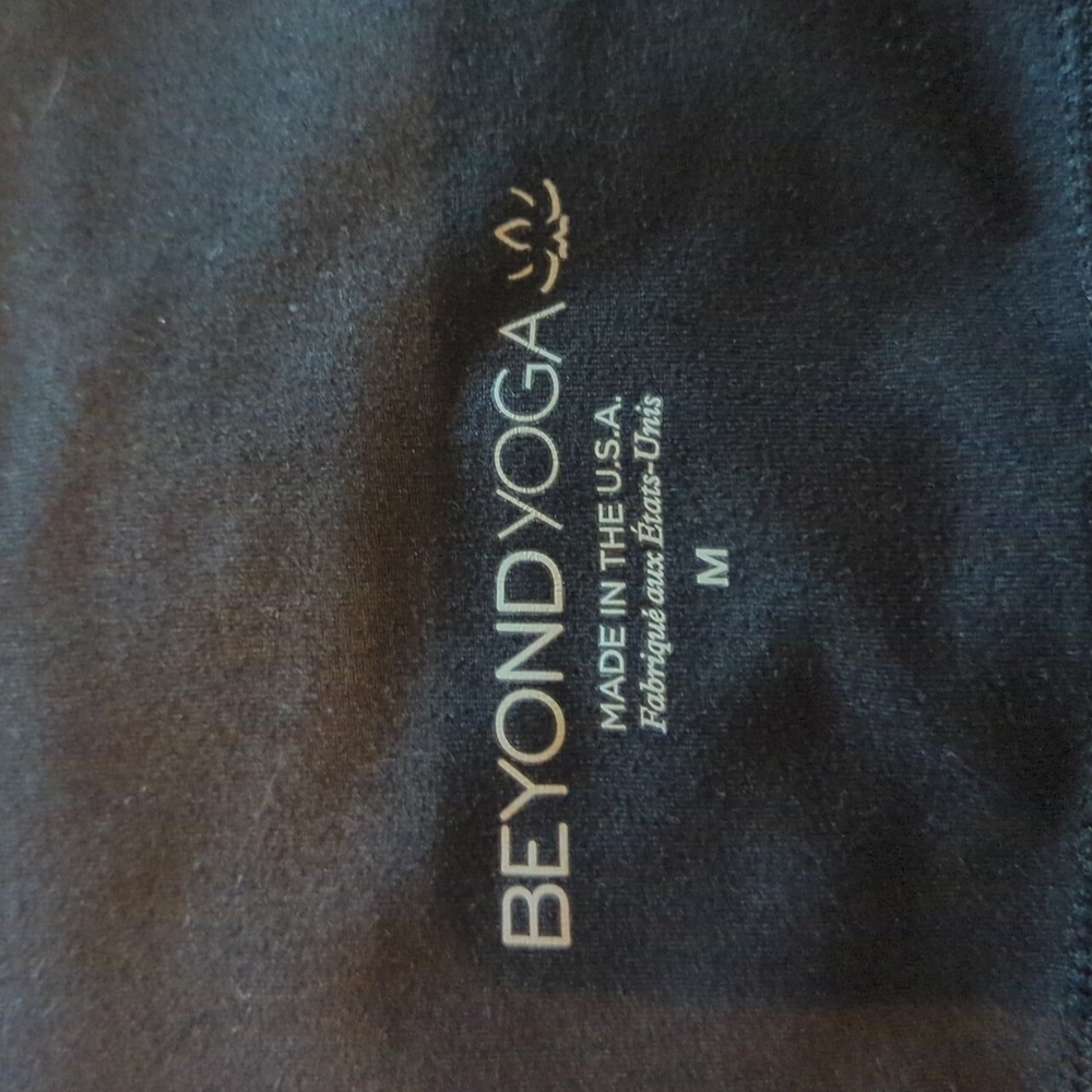 Beyond Yoga Black Shine Tight Size M